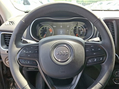 Used 2021 Jeep Cherokee Trailhawk w/ Technology Group image 18