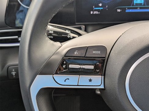 Used 2024 Hyundai Elantra Limited image 18