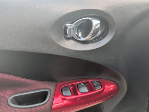 Used 2013 Nissan Juke SV image 10