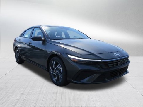 New 2025 Hyundai Elantra Sport image 2