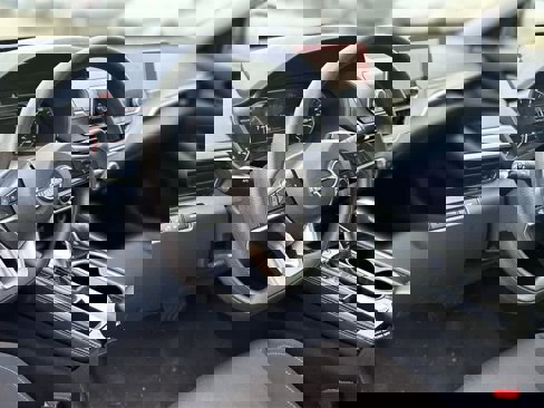 Used 2023 Nissan Altima 2.5 SV image 2