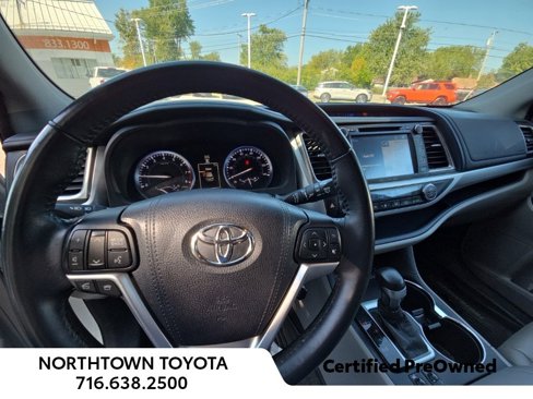 Used 2016 Toyota Highlander XLE image 25