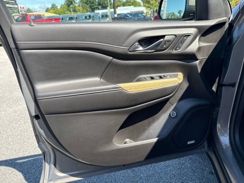 Used 2019 GMC Acadia Denali image 13