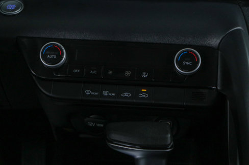 Used 2022 Hyundai Elantra SEL image 19