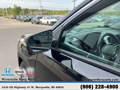 Used 2021 GMC Terrain SLT w/ Infotainment Package II image 3