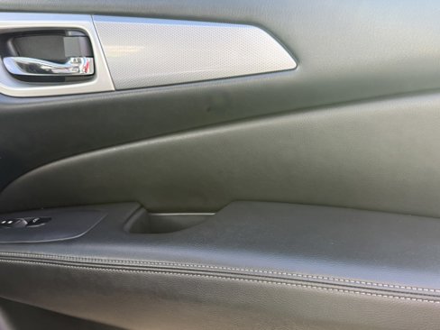Used 2019 Nissan Pathfinder SL image 27