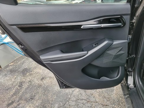 Used 2022 Kia Seltos SX w/ Sunroof Package image 21