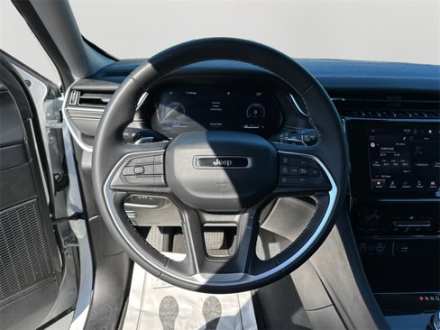 Used 2023 Jeep Grand Cherokee L Laredo image 19