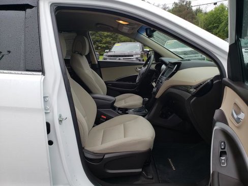 Used 2017 Hyundai Santa Fe Sport image 16