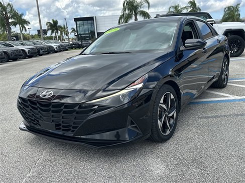 Certified 2023 Hyundai Elantra SEL w/ Convenience Package image 2