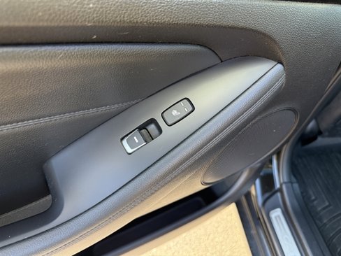 Used 2015 Kia Cadenza Premium w/ Technology Package image 39