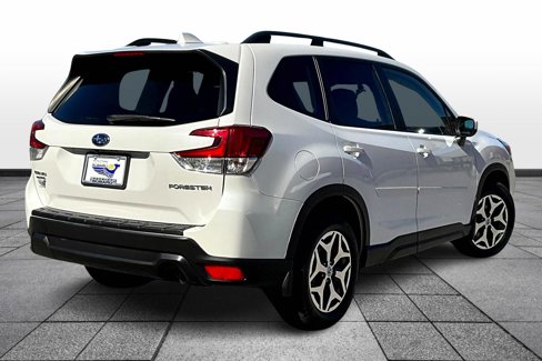 Used 2020 Subaru Forester Premium image 12