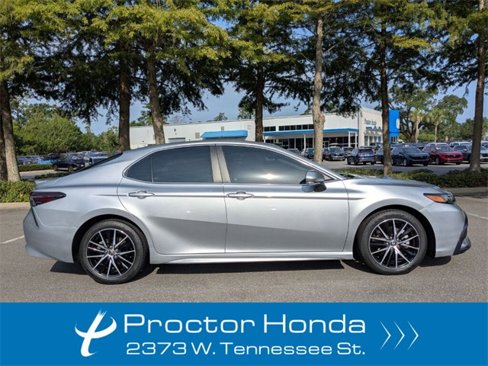 Used 2023 Toyota Camry SE image 7