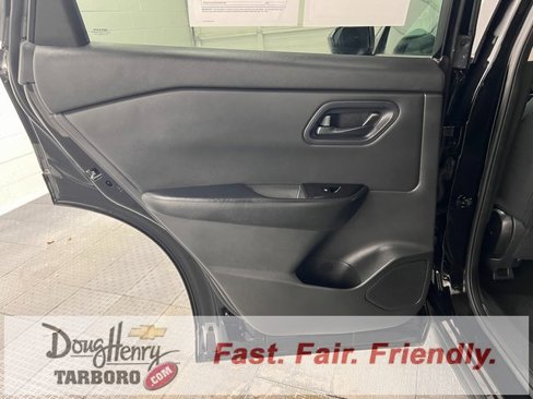 Used 2024 Nissan Rogue S image 31