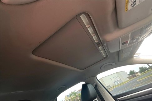 Used 2017 Volkswagen Passat 1.8T SEL Premium image 13