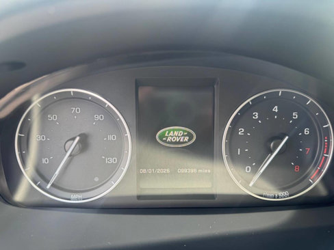 Used 2013 Land Rover LR2 HSE image 8