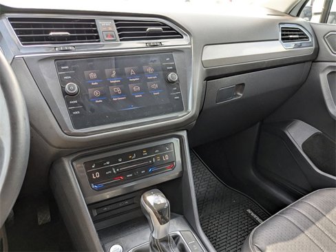 Used 2022 Volkswagen Tiguan SE image 23