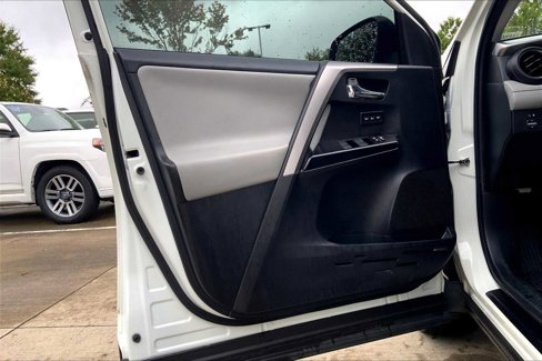 Used 2018 Toyota RAV4 Limited image 21