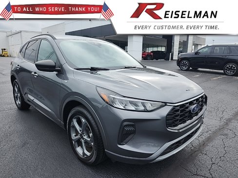 Used 2023 Ford Escape ST-Line image 1
