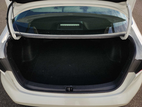 Used 2021 Toyota Corolla LE image 27