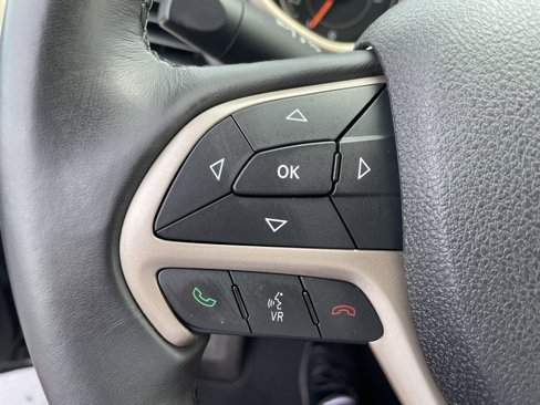 Used 2016 Jeep Cherokee Latitude image 14