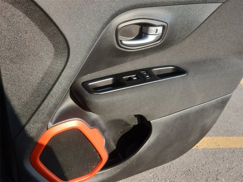 Used 2020 Jeep Renegade Latitude image 14