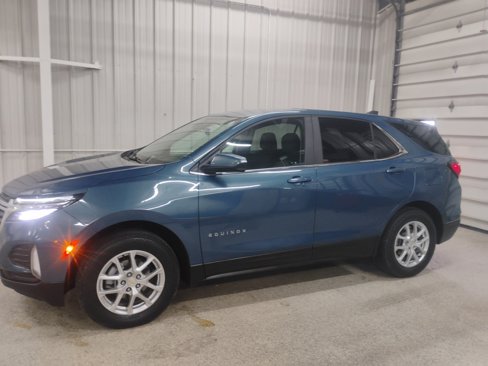 Used 2024 Chevrolet Equinox LT image 2