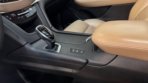 Used 2017 Cadillac XT5 Platinum w/ Driver Assist Package image 31