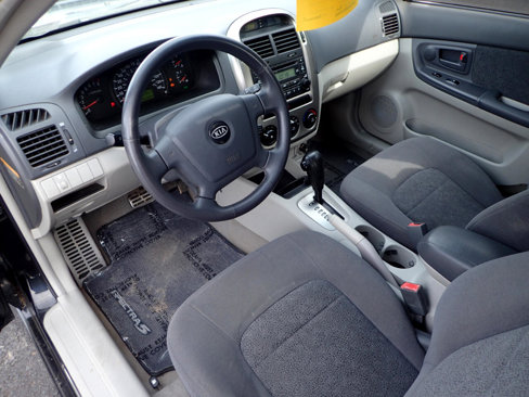 Used 2005 Kia Spectra5 image 10