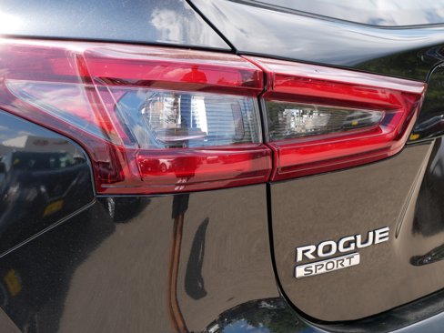 Certified 2022 Nissan Rogue Sport S image 17