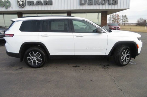 New 2025 Jeep Grand Cherokee L Limited w/ Trailer Tow Package image 1