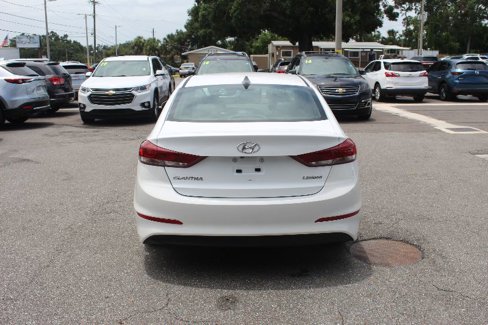 Used 2017 Hyundai Elantra Limited w/ Limited Tech Package 08 image 4
