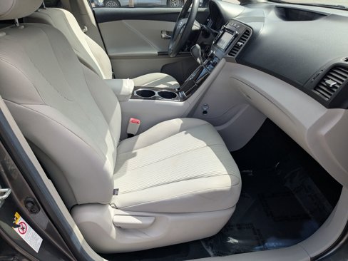 Used 2014 Toyota Venza LE image 37