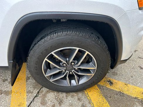 Used 2020 Jeep Grand Cherokee Limited image 24