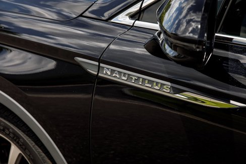 Used 2019 Lincoln Nautilus Select image 12