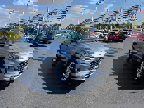 Used 2022 Ford Escape S image 3