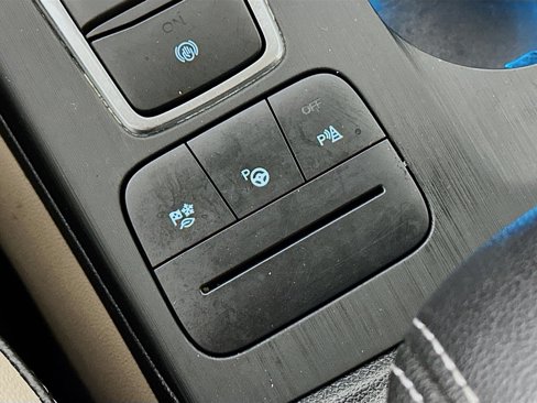 Used 2021 Ford Escape Titanium image 21