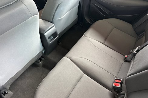 Used 2021 Toyota Corolla LE image 12