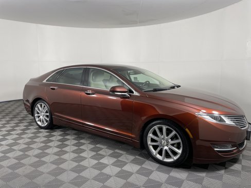 Used 2016 Lincoln MKZ Hybrid image 2