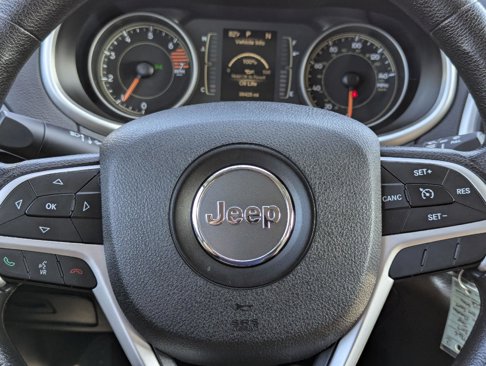 Used 2017 Jeep Cherokee Sport w/ Safety Group image 19