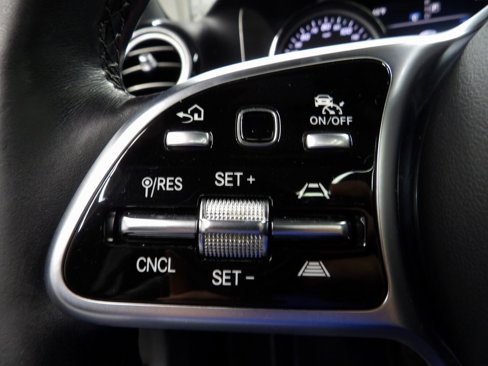 Used 2019 Mercedes-Benz E 300 4MATIC image 38