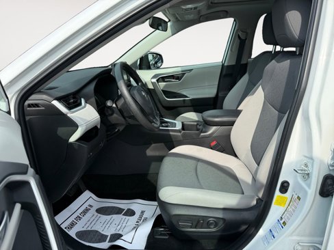 Certified 2022 Toyota RAV4 XLE image 10