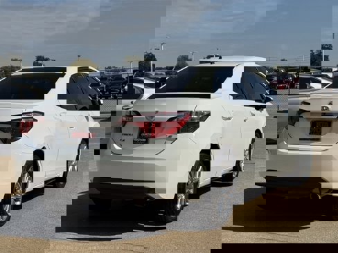 Used 2014 Toyota Corolla LE Premium image 5