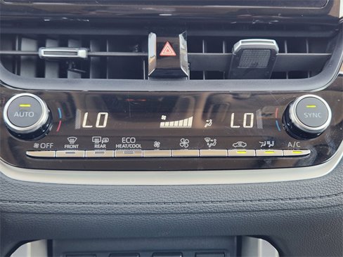 Certified 2023 Toyota Corolla Cross XLE image 19