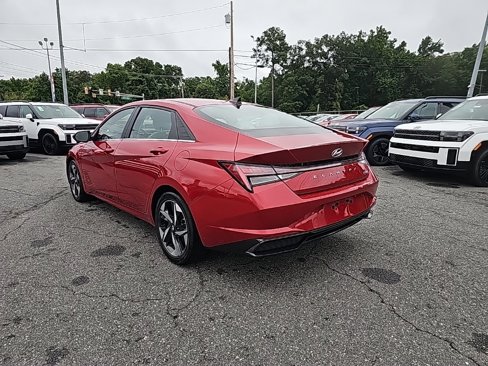 Used 2022 Hyundai Elantra Limited w/ Cargo Package image 7