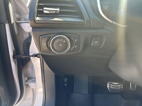 Used 2017 Ford Fusion Titanium image 28