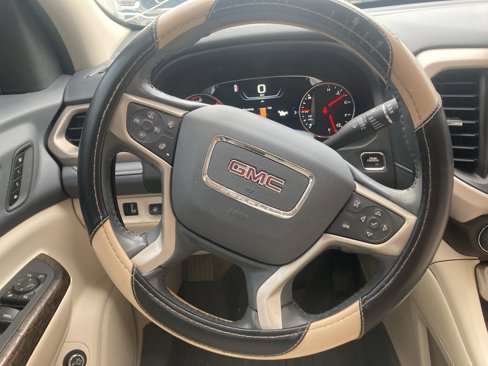 Used 2020 GMC Acadia Denali w/ Technology Package image 12