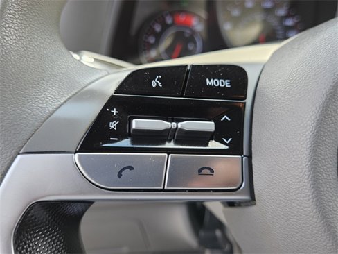 Used 2021 Hyundai Elantra SEL image 25