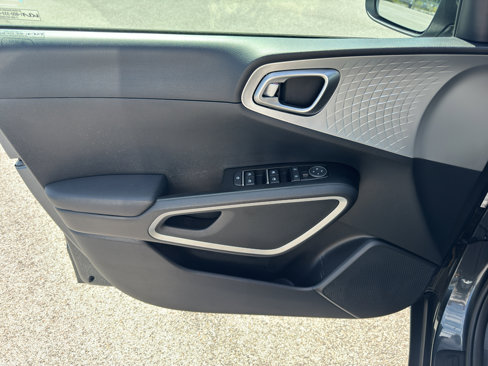 Certified 2023 Kia Soul S image 44