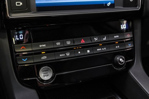 Used 2017 Jaguar F-PACE Prestige image 20